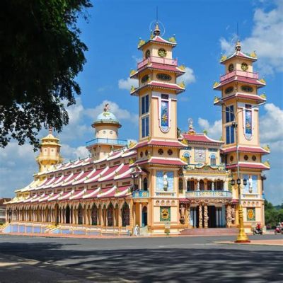 Cao Dai Temple: Bir Tarihi ve Ruhsal Yolculuk İçin Renkli Bir Tapınak!